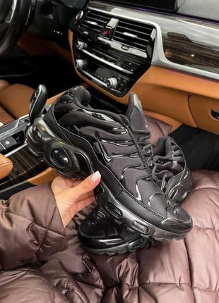 Air max plus triple black