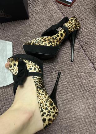 Босоніжки туфлі