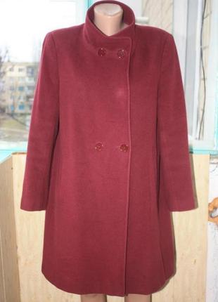 Стильное пальто цвета марсала-бургунде 70% шерсть