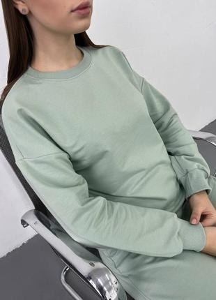 Качественный свитшот без утепленния . стильный весенний свитшот