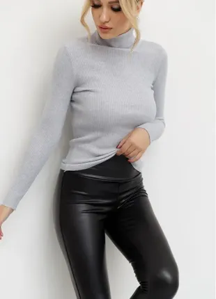 Жіночий базовий гольф в рубчик, водолазка