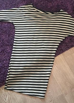 Платье с асимметрией полосатое