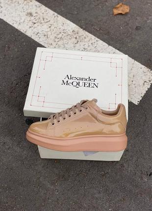 Alexander mcqueen patent beige кроссовки натуральные