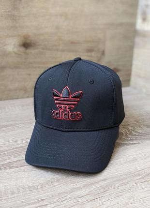 Спортивная бейсболка