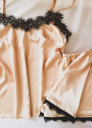 Шовкова піжама з мереживом