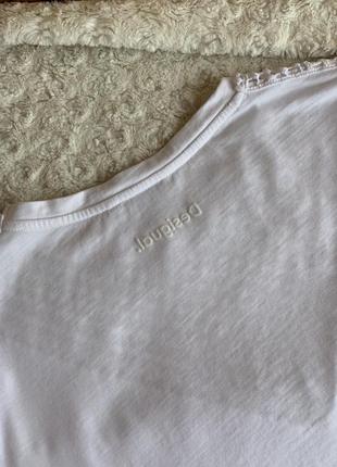 Цікава брендова білосніжна футболка з вишивкою від desigual9 фото