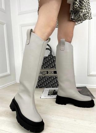 Чоботи труби з байкою шкіряні сірі з чорною підошвою жіночі осінь весна демі