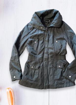 Вітровка жіноча