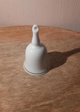 Колекційний порцеляновий дзвіночок "віден. хофбург". австрія.