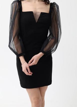 Черное платье с рукавами сетка
