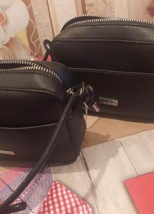 Черная компактная сумочка Guess кросс боди