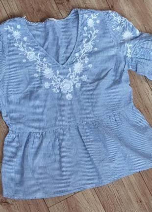 Гарна сорочка в смужку з вишивкою р 44