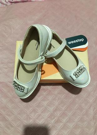 Новые туфельки на девочку 34 размер