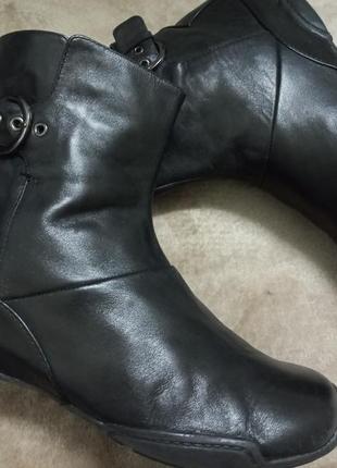 Ботинки сапоги фирменные кожа жен. 41-41.5р.clarks индии