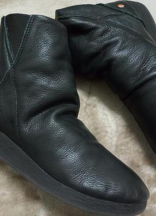 Ботинки сапоги фирменные кожа жен. 40р.clarks индии