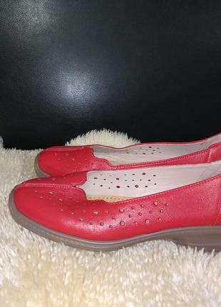 Hotter шкіряні туфлі 40 р (6.5) по устілці 26 см ширина 8.5 см одна устілка не рідна