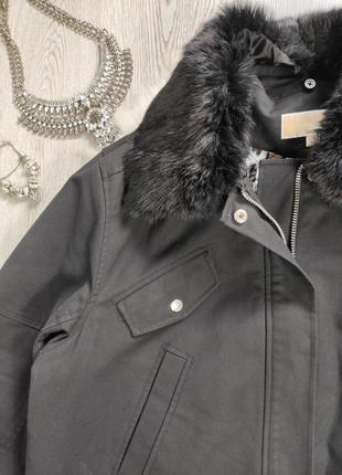 Черная длинная деми парка куртка с карманами меховым воротником теплая michael kors8 фото