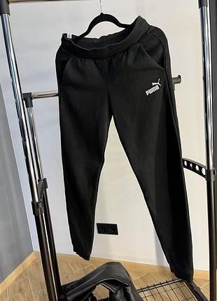 Спортивные штаны бренда puma