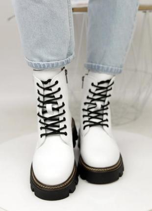 Ботинки деми с байкой кожаные черные белые1 фото