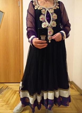 Чудесное платье с вышивкой, индийский наряд. размер 142 фото