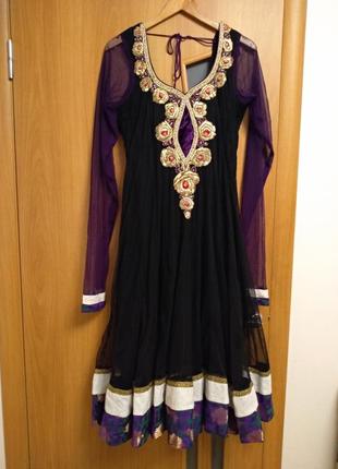 Чудесное платье с вышивкой, индийский наряд. размер 143 фото