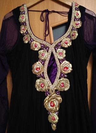 Чудесное платье с вышивкой, индийский наряд. размер 145 фото