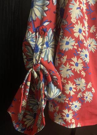Коралловая блуза в принт цветы5 фото