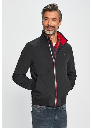 Тонкая куртка ветровка tommy hilfiger