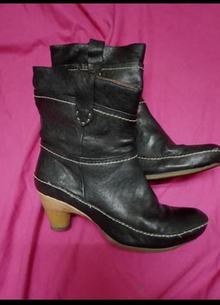 Кожаные ботинки