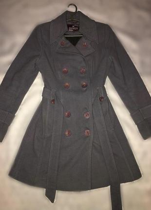 Стильне пальто від nui very