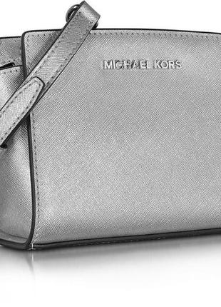 Шкіряна сумка michael kors selma messenger срібляста1 фото