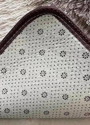 Ковер травка с узором с длинным ворсом 230 х 200 см белый