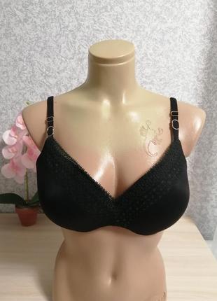 Бюстгальтер victoria's secret.