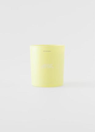 Ароматическая парфюмированная свеча zara hip hop red apple aromatic candle 200 g3 фото