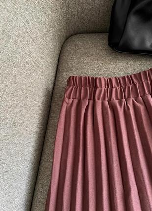 Женская базовая юбка миди плиссе8 фото