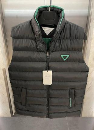 Жилетка стёганая короткая на молнии черная теплая зима весна