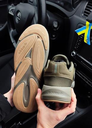 Яркие кроссовки adidas ozelia коричневые бежевые камуфляжные кроссы пена мягкие2 фото