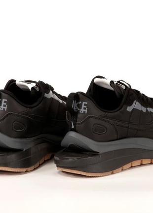 Чоловічі замшеві кросівки nike sacai x n1ke vaporwaffle. колір чорний4 фото