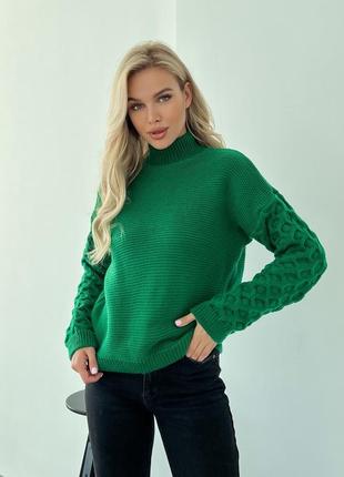 Жіночий в"язаний светр