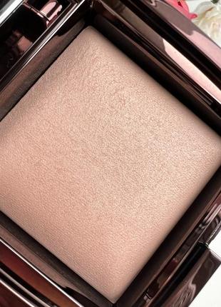 Пудра для обличчя hourglass ambient lighting powder - dim light2 фото