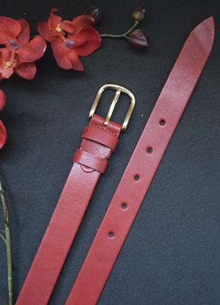 Ремень женский кожаный красный классический из натуральной кожи с золотой пряжкой под джинсы2 фото