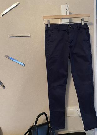 Фирменные синие брюки чинос 9-10 лет