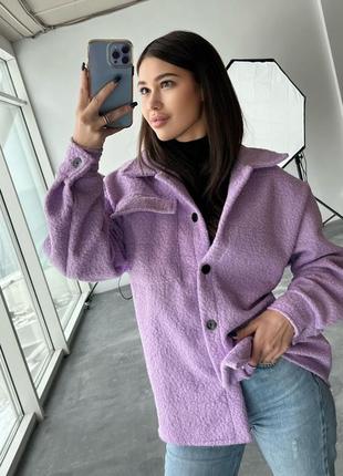 Бузкова шубка-сорочка на ґудзиках з кишенею  стильна трендова весняна осіння тедді овчина еко хутко олива3 фото