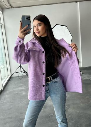 Бузкова шубка-сорочка на ґудзиках з кишенею  стильна трендова весняна осіння тедді овчина еко хутко олива5 фото