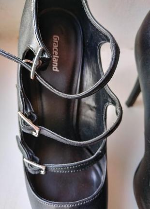 Черные женские туфли р. 40 (26 см) с ремешками на платформе graceland10 фото