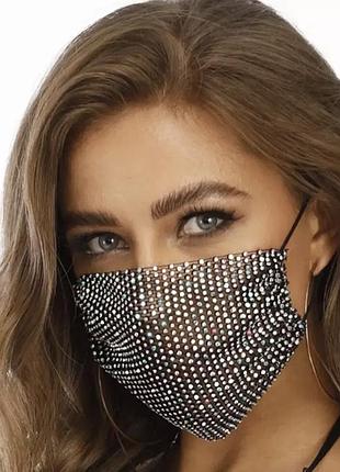 Маска для лица декорированная стразами