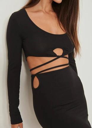 Чорний топ на зав’язках