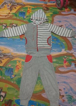 Велюровый детский костюм