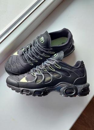 Чоловічі молодіжні чорні кросівки спортивного стилю nike air max tn plus 🆕