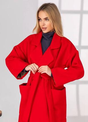 Жіноче трендове зручне кашемірове на підкладці з поясом тепле осіннє пальто весняне на осінь весну оверсайз стильне червоне4 фото